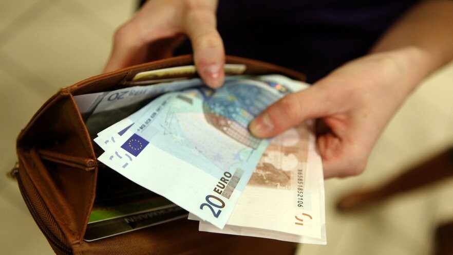 Vidējā bruto darba alga pērn Latvijā pieaugusi par 9,7%