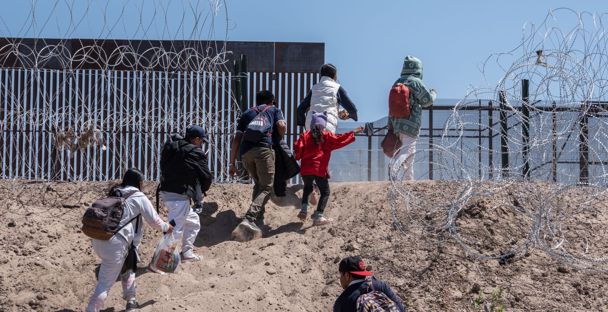 ASV liedz nelegālajiem imigrantiem uz robežas pieprasīt patvērumu