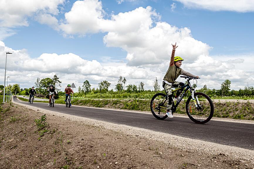Vidzeme: Jauna infrastruktūra gājējiem un velosipēdistiem no Cēsīm līdz pagriezienam uz Līviem