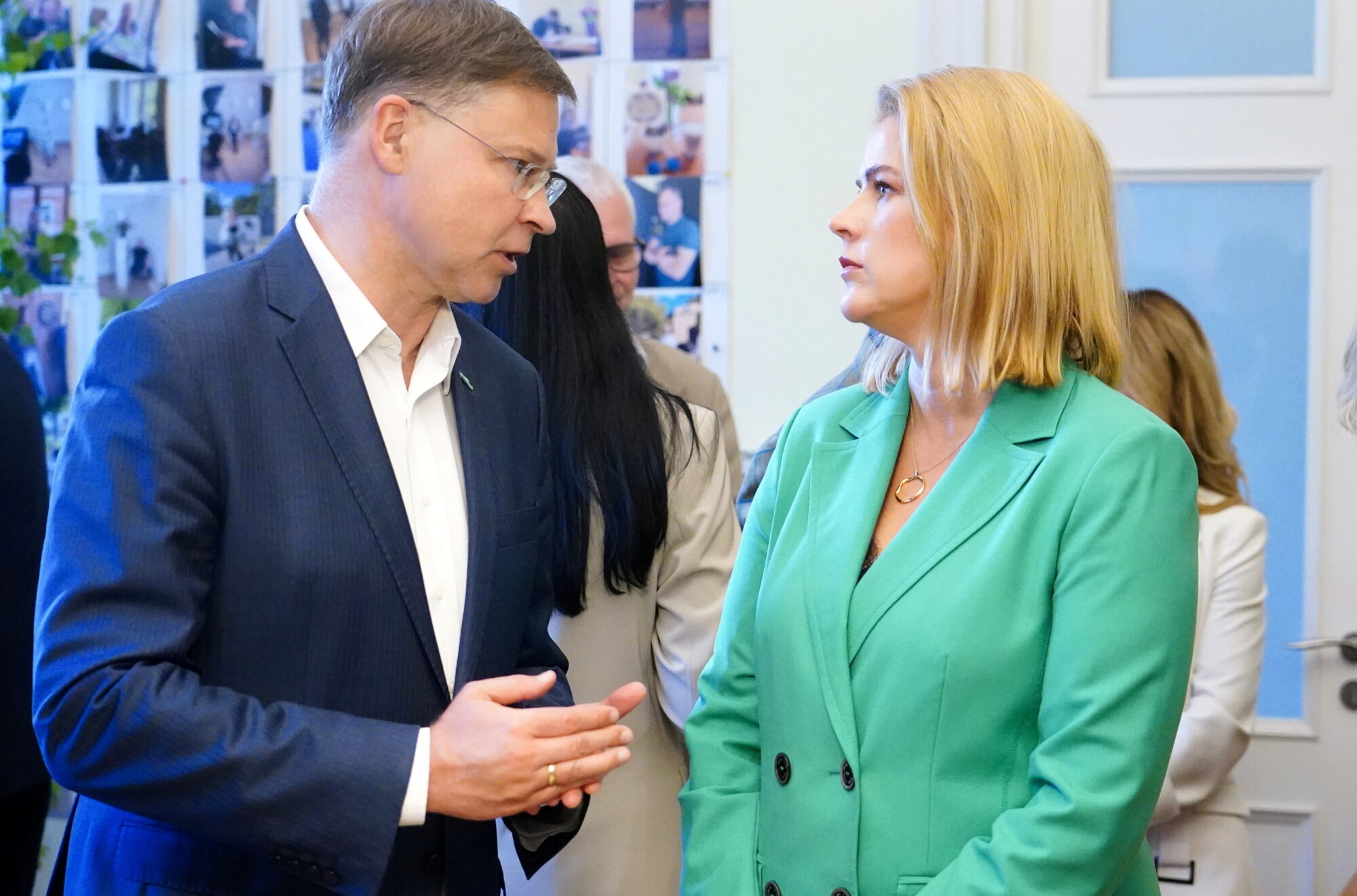 Valdība jau rīt varētu lemt par Dombrovska virzīšanu eirokomisāra amatam