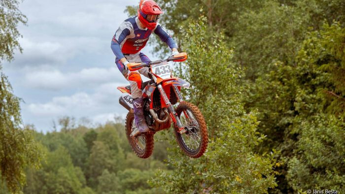 Jaunpils motokrosā Freibergs MX PRO klasē uzveic Macuku