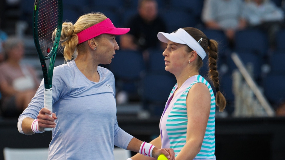 Ostapenko zaudējums Francijas atklātā čempionāta dubultspēļu sacensību otrajā kārtā