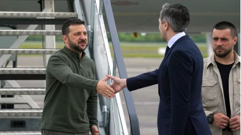 Volodomirs Zelenskis Īrijā ticies ar premjerministru Saimonu Herisu