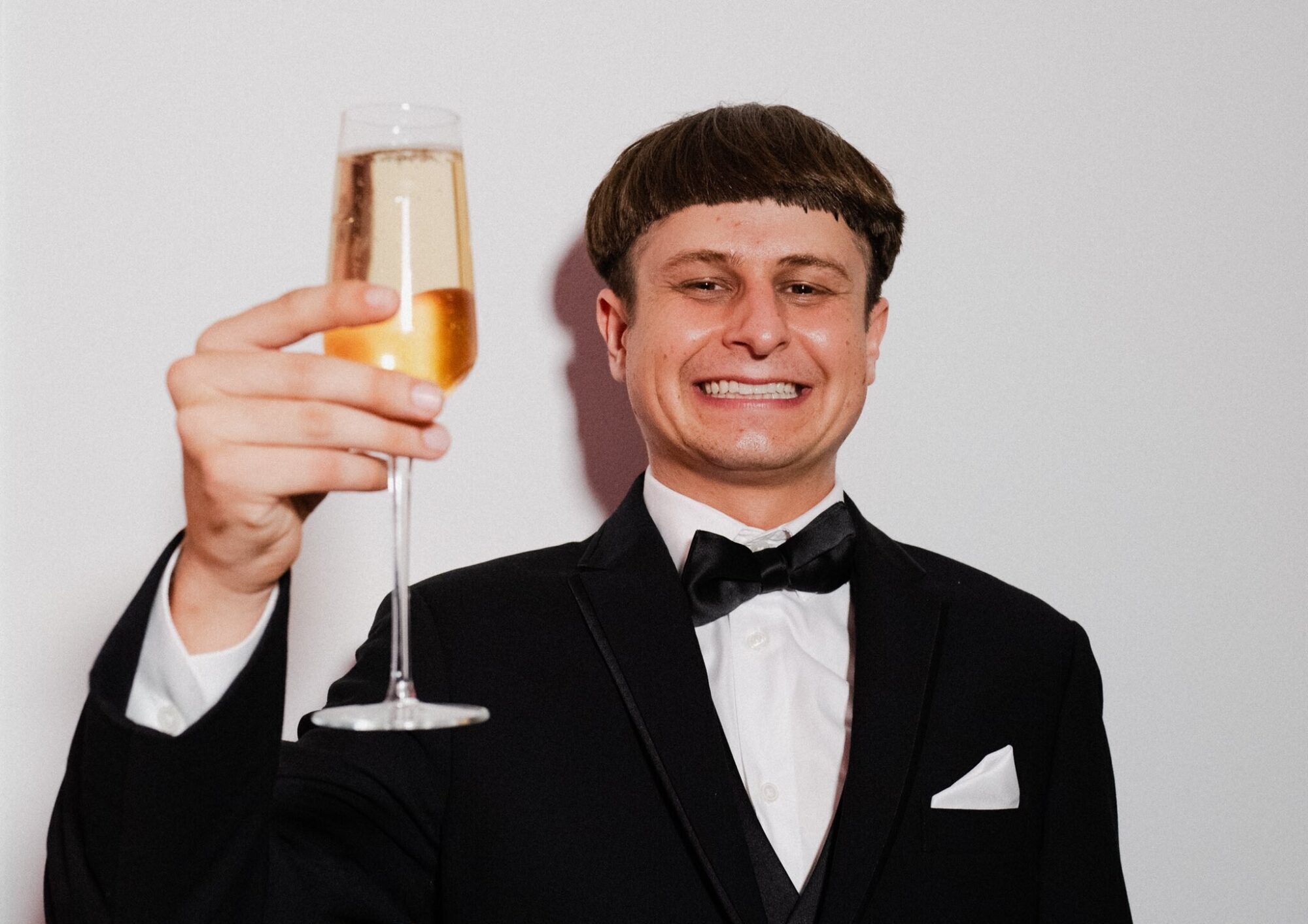 Dalības “Yandex” finansētā festivālā dēļ Lietuvā atceļ amerikāņu dziedātāja Olivera Trī koncertu