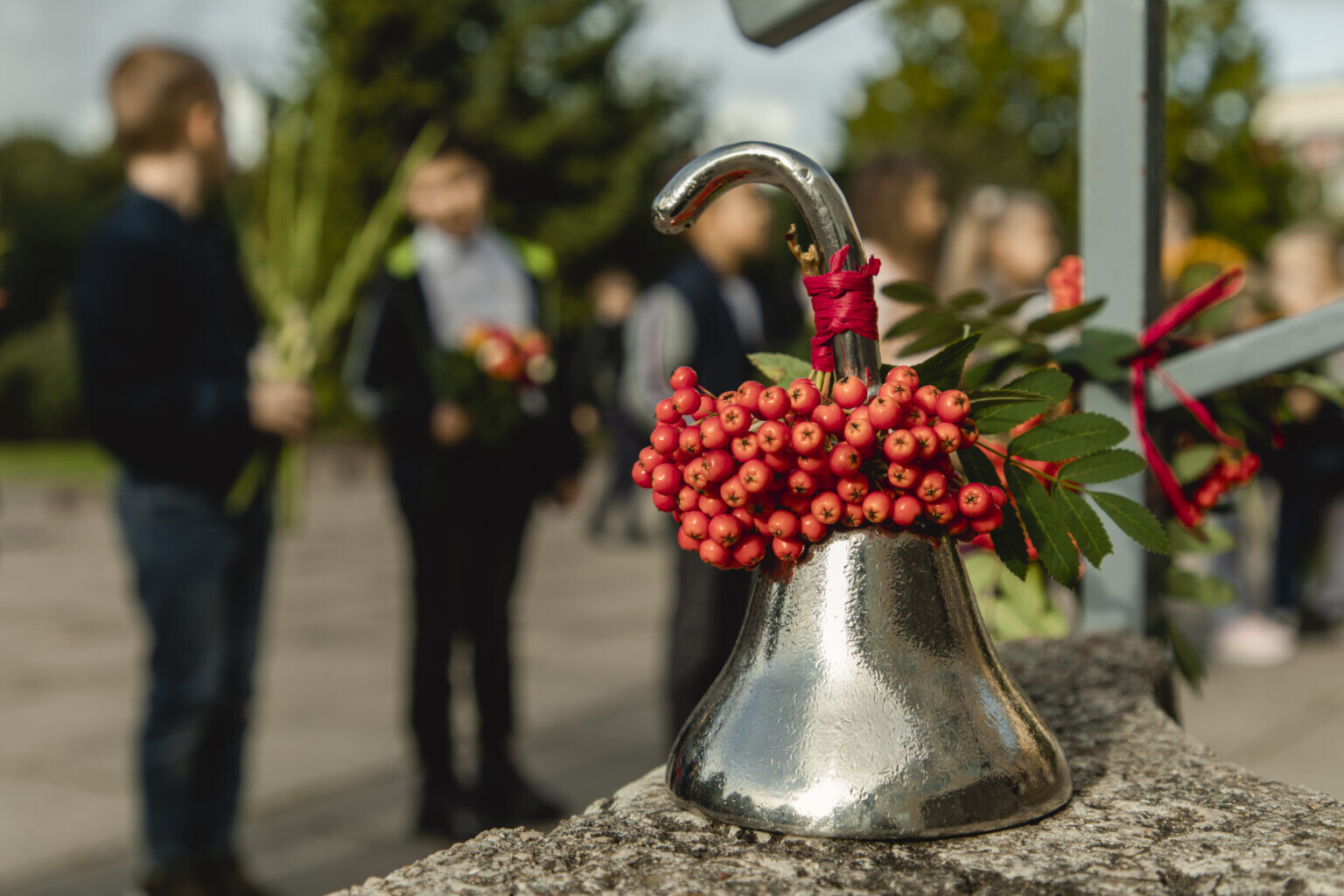 Ģimenes ar bērniem no 1. augusta varēs pieteikties pabalstam mācību piederumu iegādei