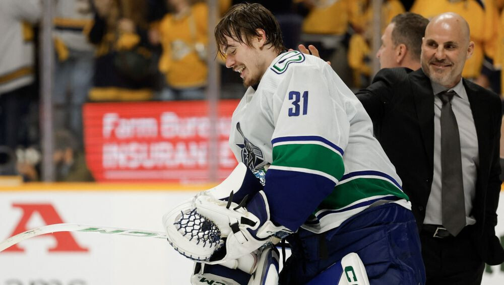 “Canucks” noslēdz līgumu ar Šilovu uz diviem gadiem