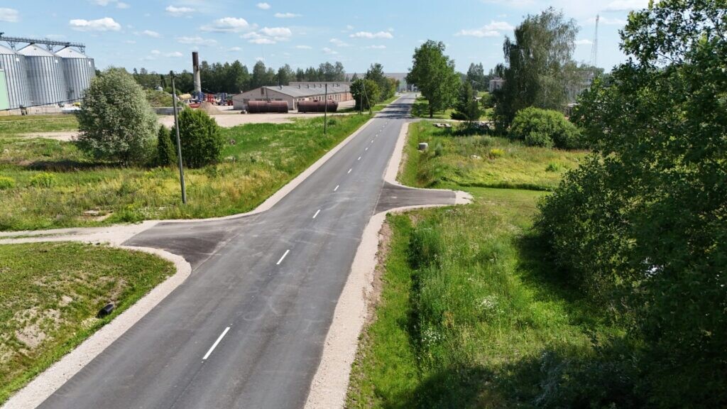 Vidzeme: Veikta pārbūve pašvaldības ceļā “Rūjienas šoseja–Slaunes–Valkas šoseja”