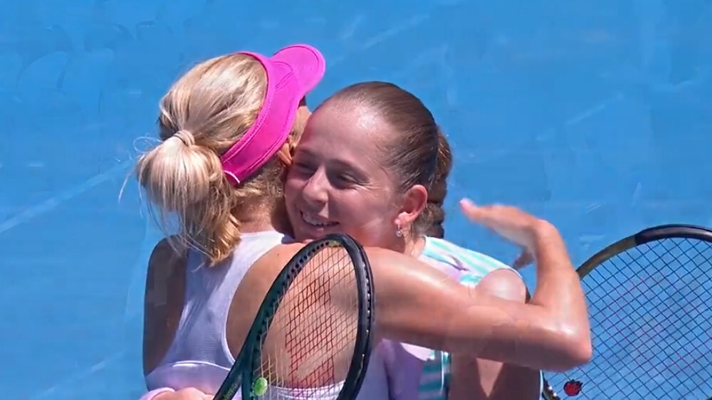 Ostapenko ar Kičenoku Vimbldonas čempionātā dubultspēlēs pārvar pirmo kārtu