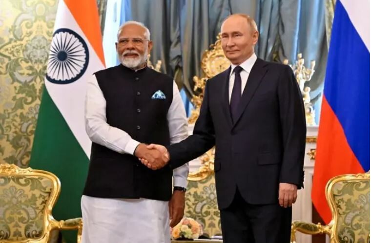 Indijas premjerministrs sarunā ar Putinu uzsvēris miera nozīmīgumu