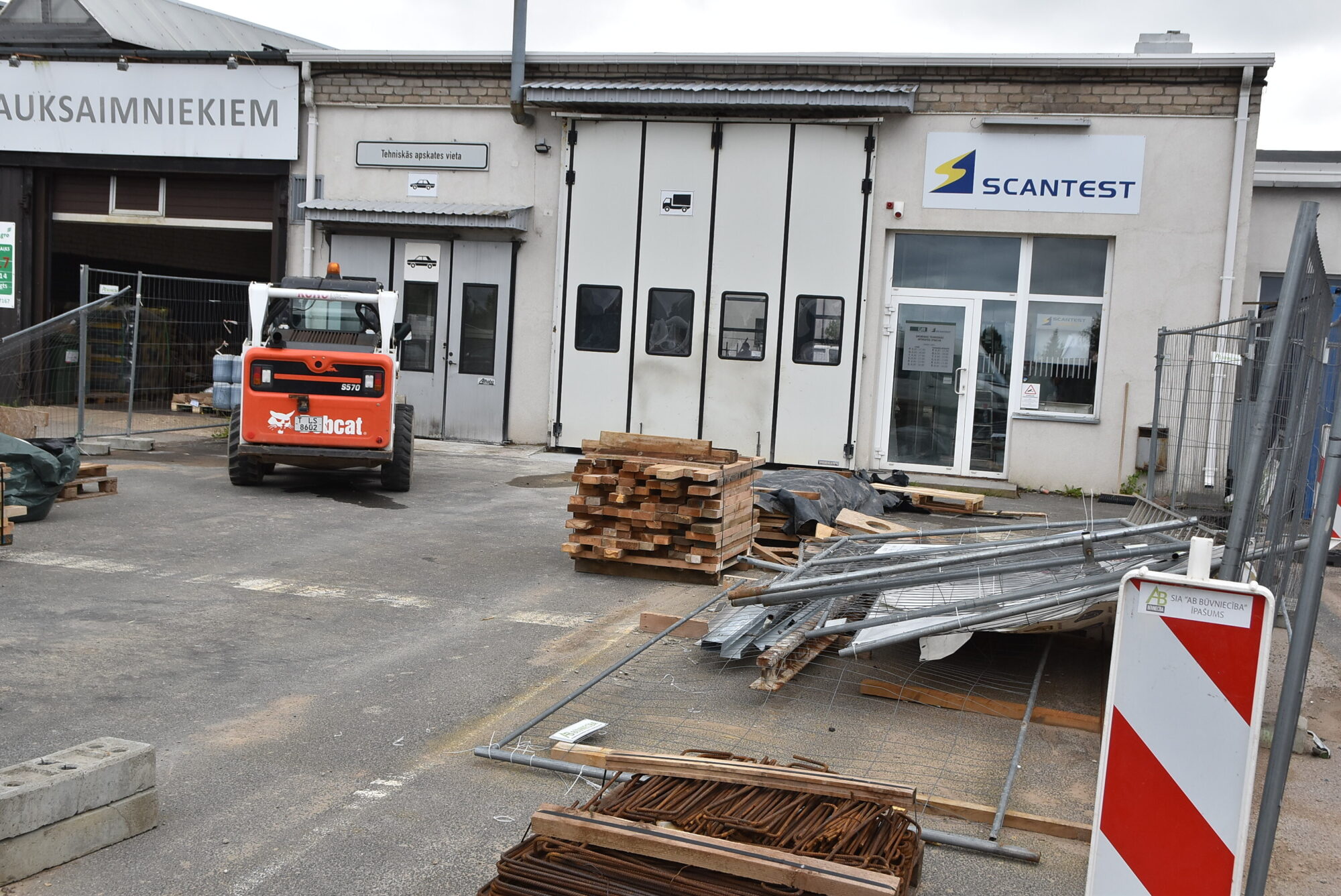 Kurzeme: Otrreiz pagarina Grobiņas tehniskās apskates stacijas pārbūves termiņu