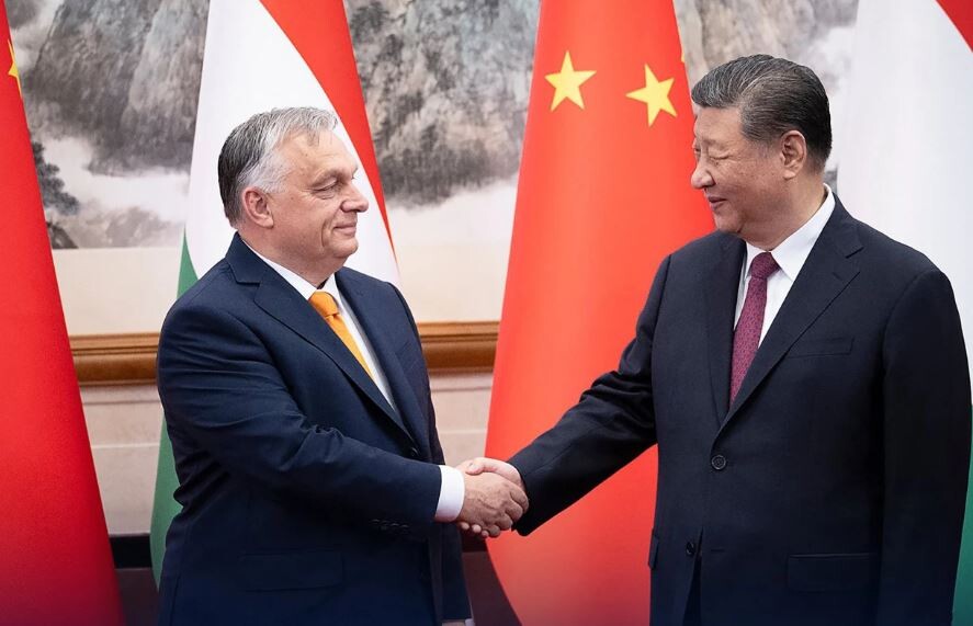 Viktors Orbāns noslēdzis vizīti Pekinā