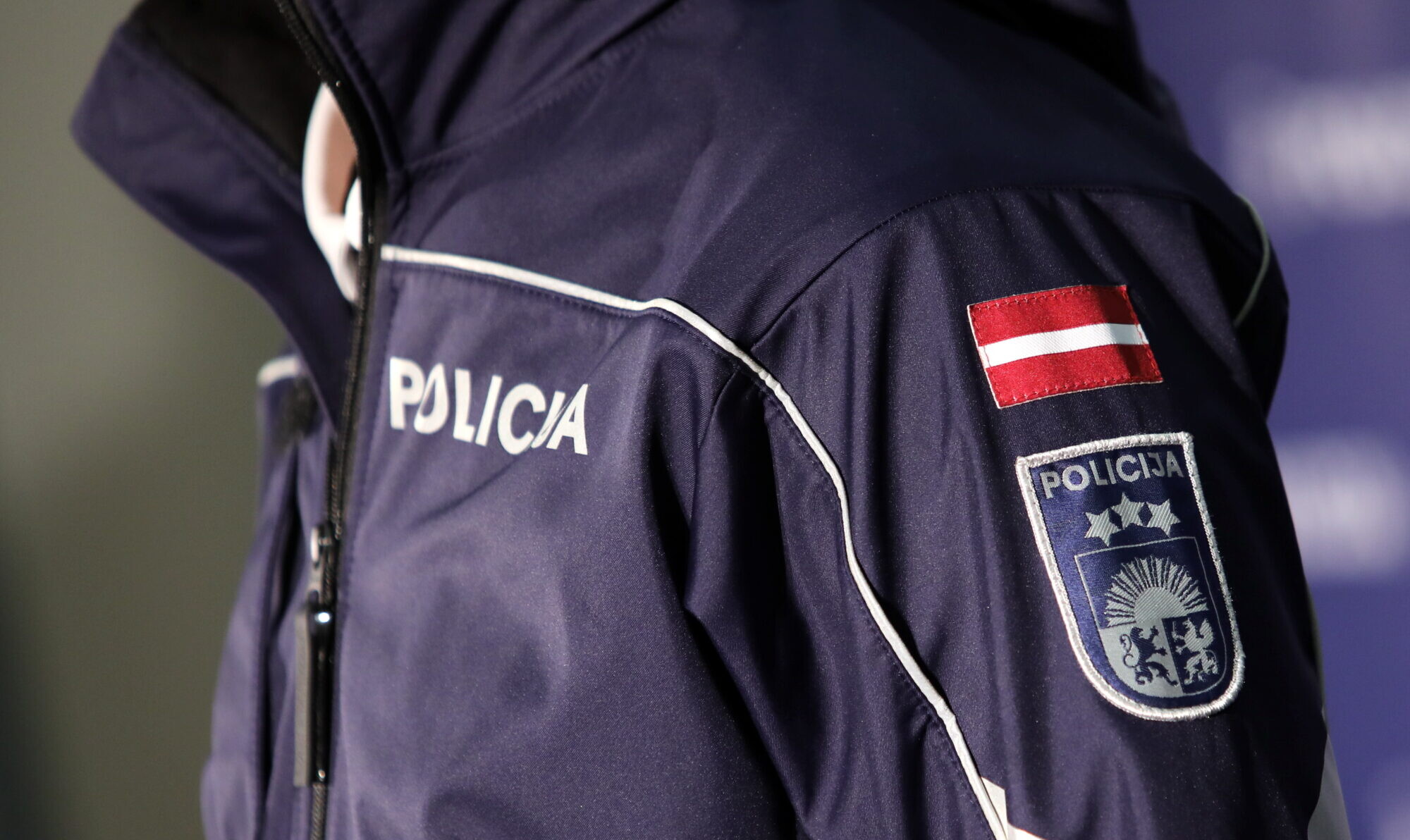 Rīgā aiztur vīrieti aizdomās par seniores nogalināšanu ar mērķi izkrāpt īpašumu
