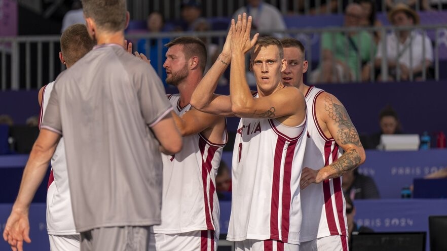 Latvijas 3×3 basketbolistiem otrā uzvara Parīzes olimpisko spēļu turnīrā
