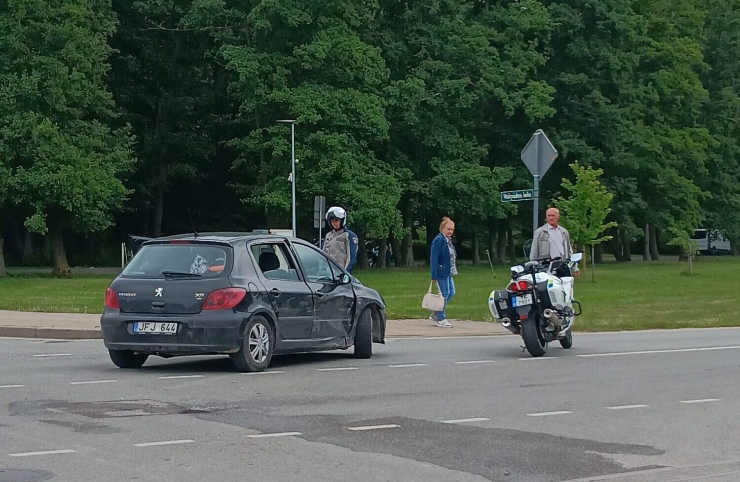 Vaiņodes ielā sauc palīgā policiju vienoties par saskaņoto paziņojumu