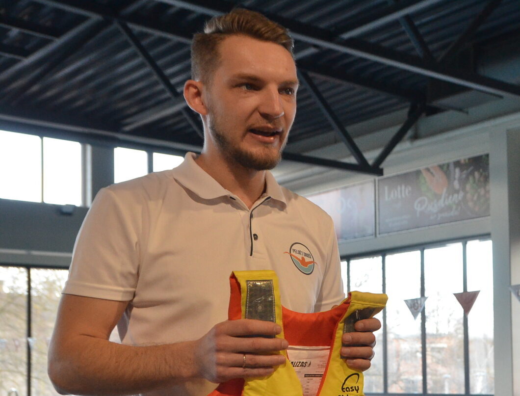Toms Jēkabsons: Matrači, riņķi, flamingo – to visu aizmirstam, kad dodamies ūdenī
