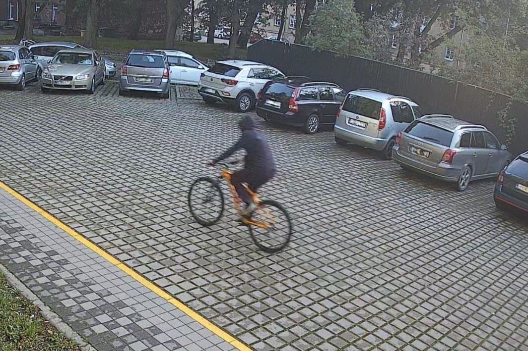 Policija meklē velosipēda zagli