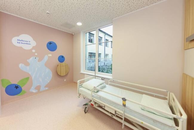 Ar bīstamo zarnu nūjiņas infekciju stacionēts vēl viens bērns