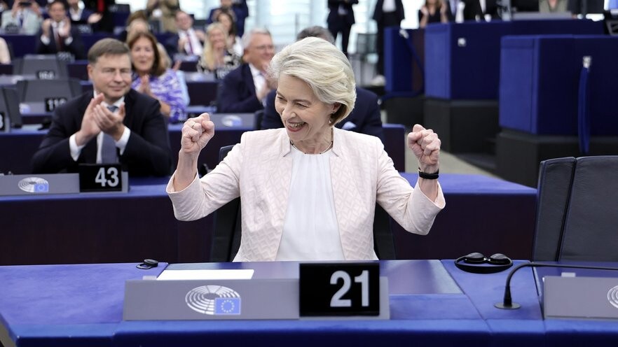 EP apstiprina EK prezidenta amatā fon der Leienu