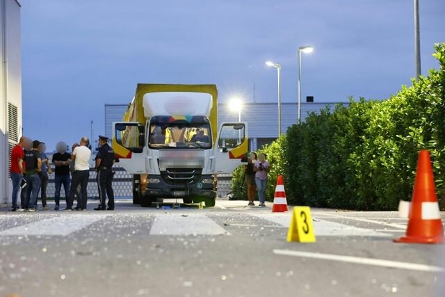 Austrijā šoferis ietriecis kravas automašīnu Vasarsvētku draudzes baznīcā