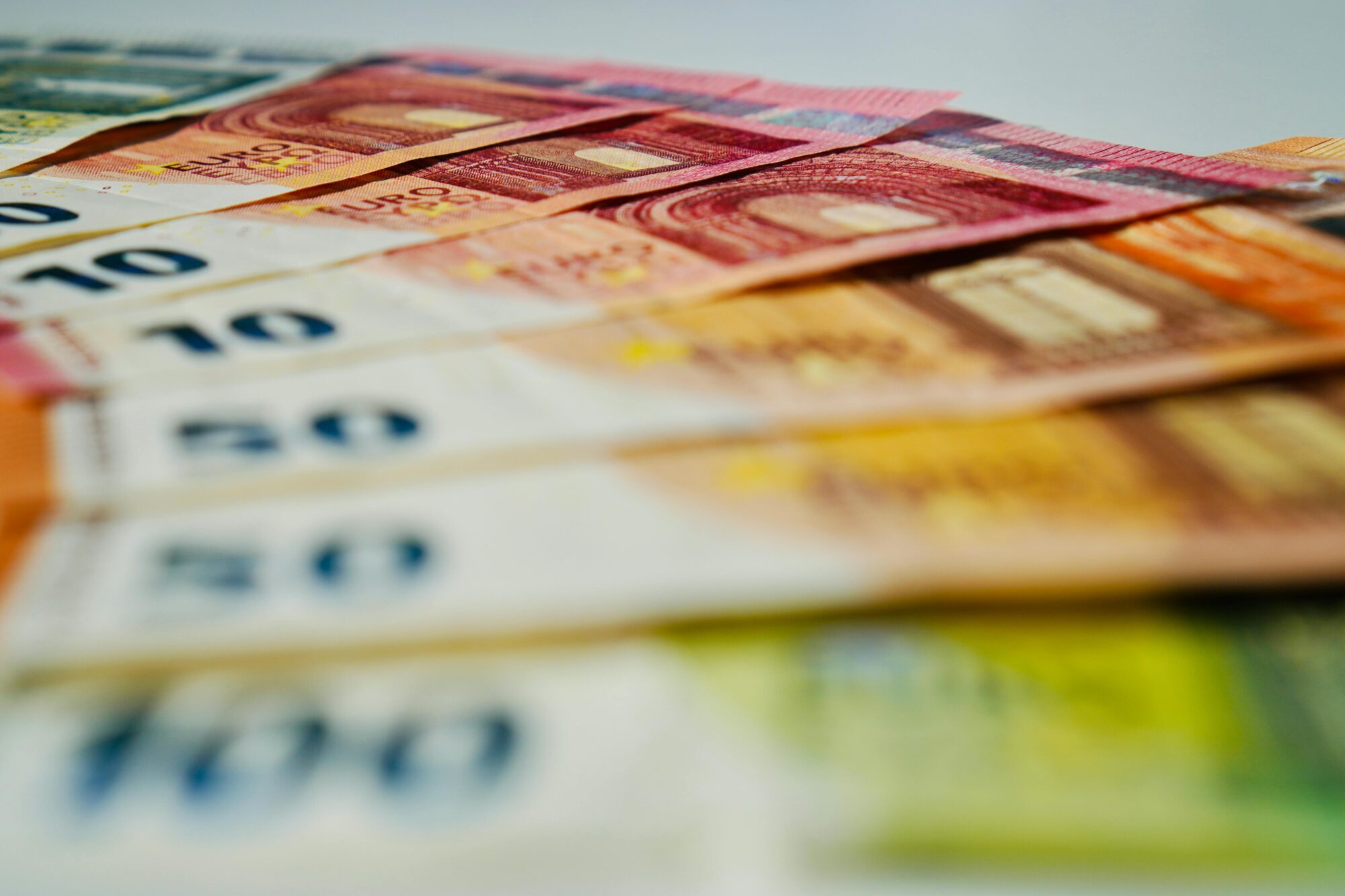 Valdība atbalsta publiskā sektora atlīdzības fonda pieauguma ierobežojumu ne vairāk kā 2,6% apmērā salīdzinājumā ar šo gadu