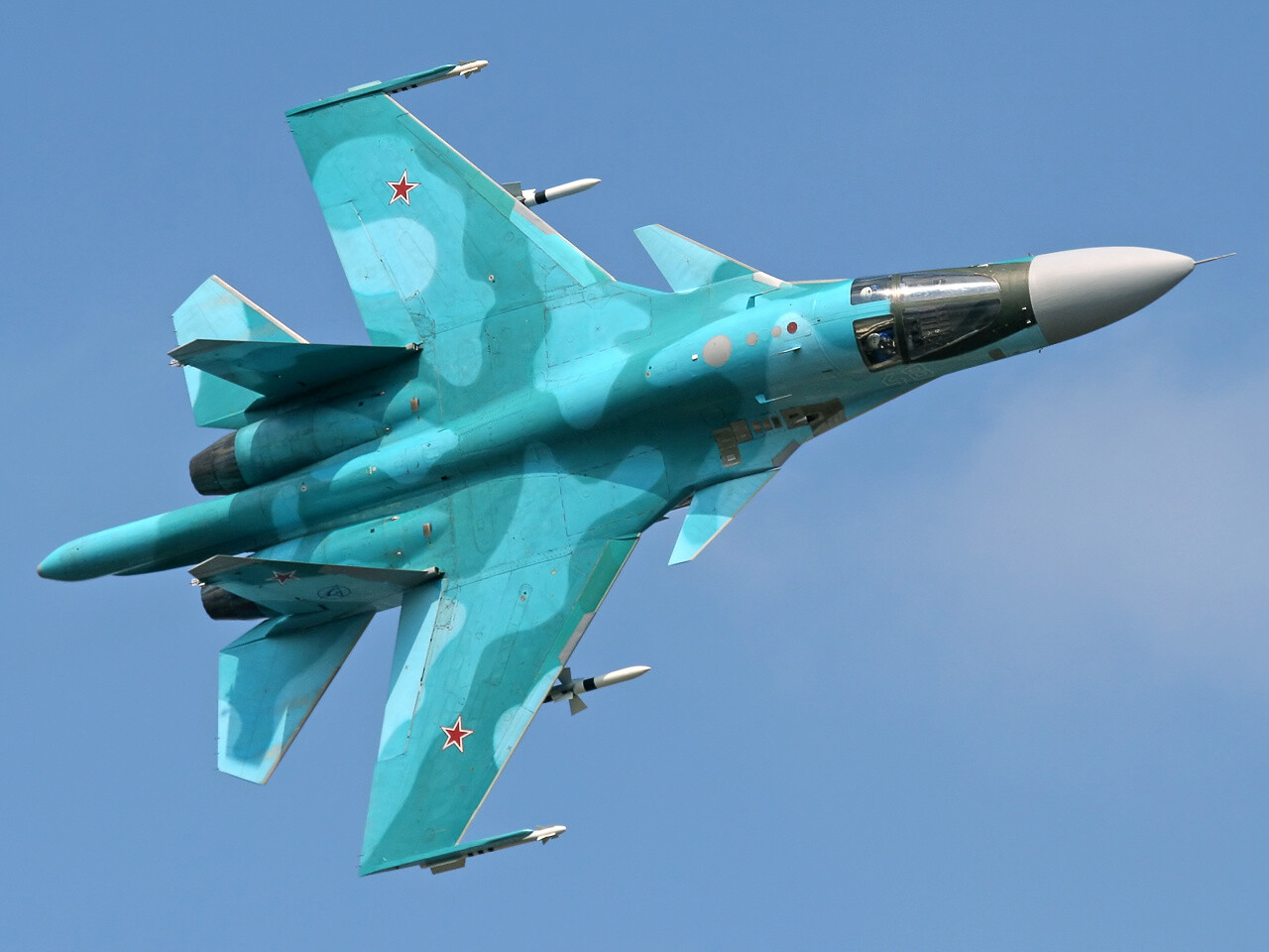 Ukraiņi notriekuši krievu kara lidmašīnu “Su-34”