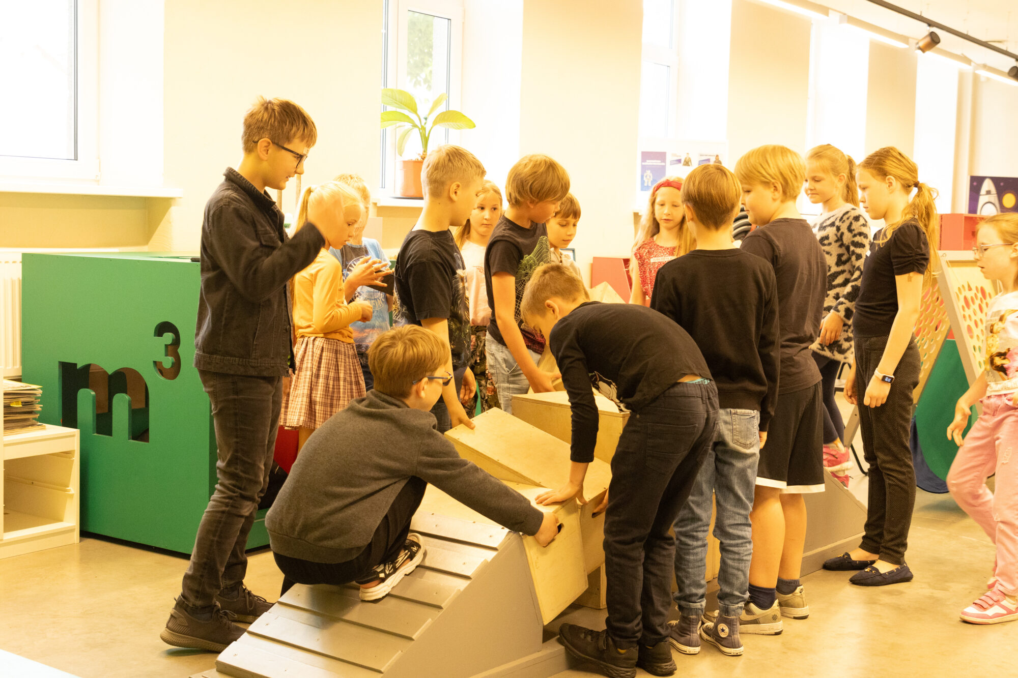 Zinātnes un izglītības inovāciju centrs īstenojis STEAM jomu tematiskās nedēļas visa skolēnu vasaras brīvlaika garumā