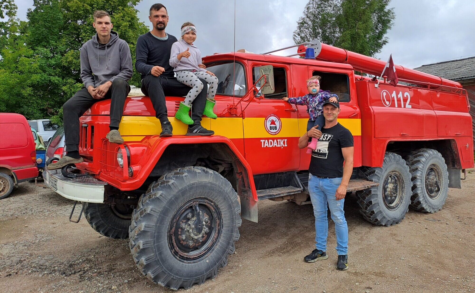 Foto: Novadā brīvprātīgo ugunsdzēsēju skaits aug. Glābēju rindas papildina ziemupnieki