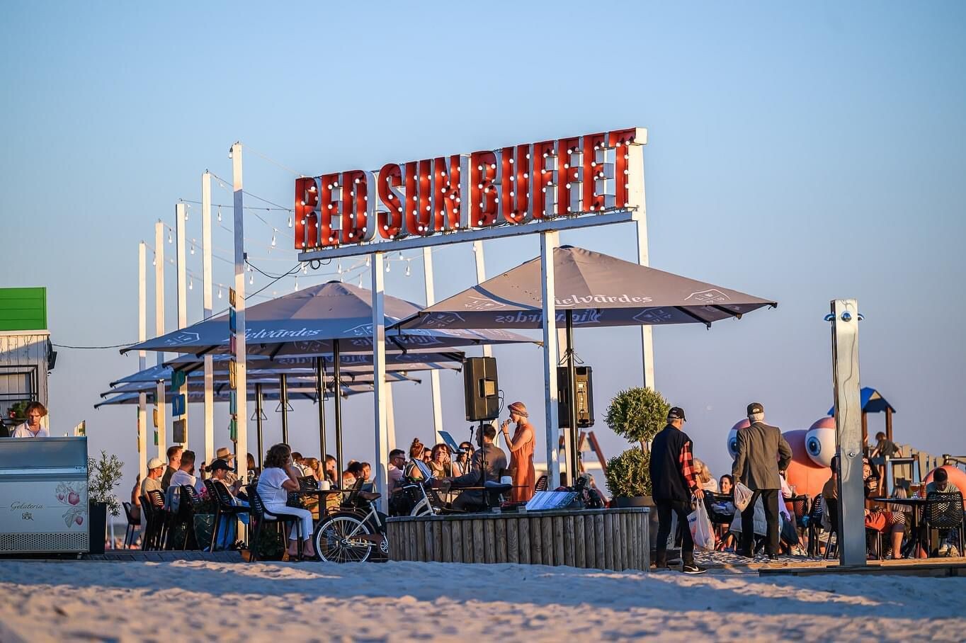 “Red Sun Buffet” notiks vērienīga #GOYOURWAY pludmales ballīte kopā ar DJ Magnusu Eriņu & Dj Makree