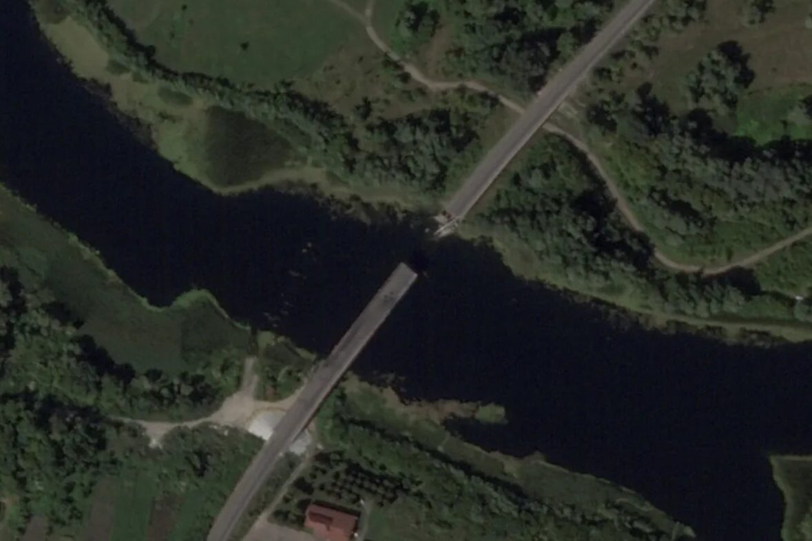 Kurskas apgabala satelītattēlos nav redzama pontonu pārceltuve pār Seimu