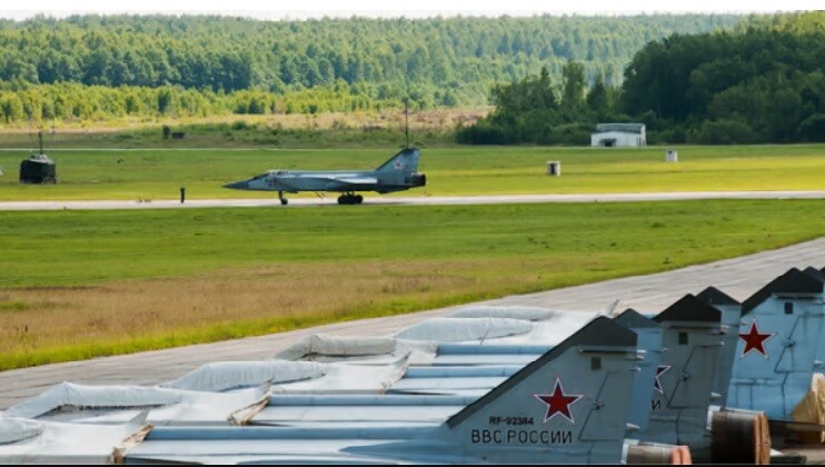 Ukrainas ģenerālštābs apstiprina triecienus Krievijas militārajiem lidlaukiem