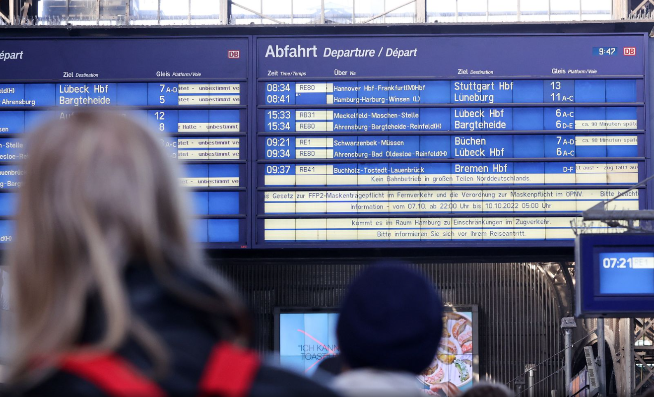 Streika dēļ Berlīnes lidostā trešdien atcelti visi lidojumi