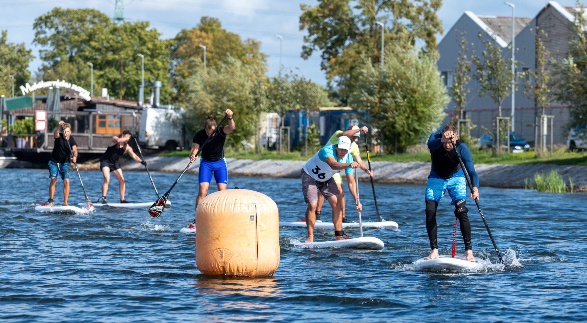 Baltijas SUP kauss iedzīvina Liepājas tirdzniecības kanālu