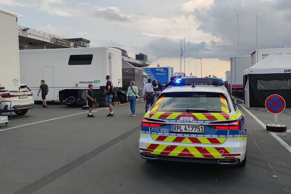 Sprādzienā Vācijas autosacīkšu trasē ievainoti vismaz 22 cilvēki
