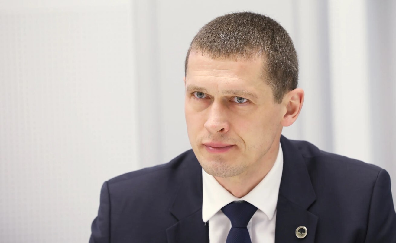 Krievija izsludinājusi meklēšanā Ukrainas pusē karojošo bijušo Saeimas deputātu Juri Jurašu
