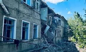 Kramatorskā krievu raķete trāpījusi dzīvojamam namam