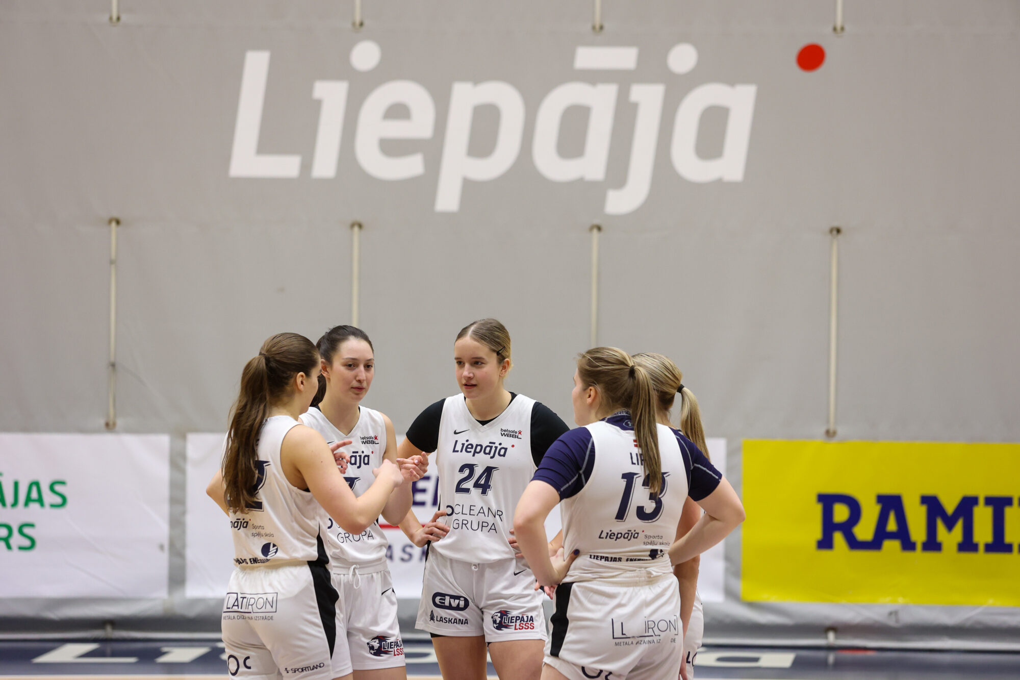 Iekrāsojas Baltijas līgas aprises