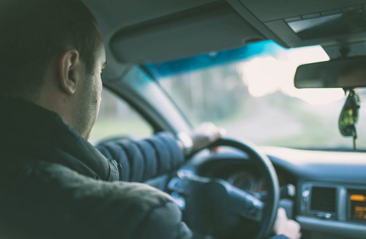 Izplatītākie Latvijas autovadītāju netikumi