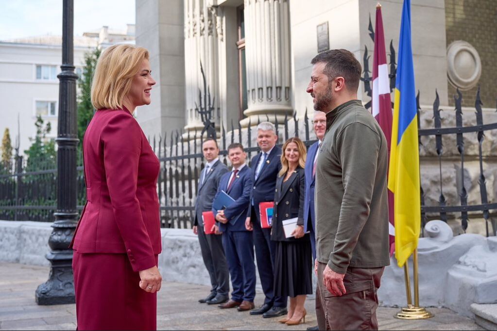 Evika Siliņa saņēmusi Ukrainas valsts apbalvojumu
