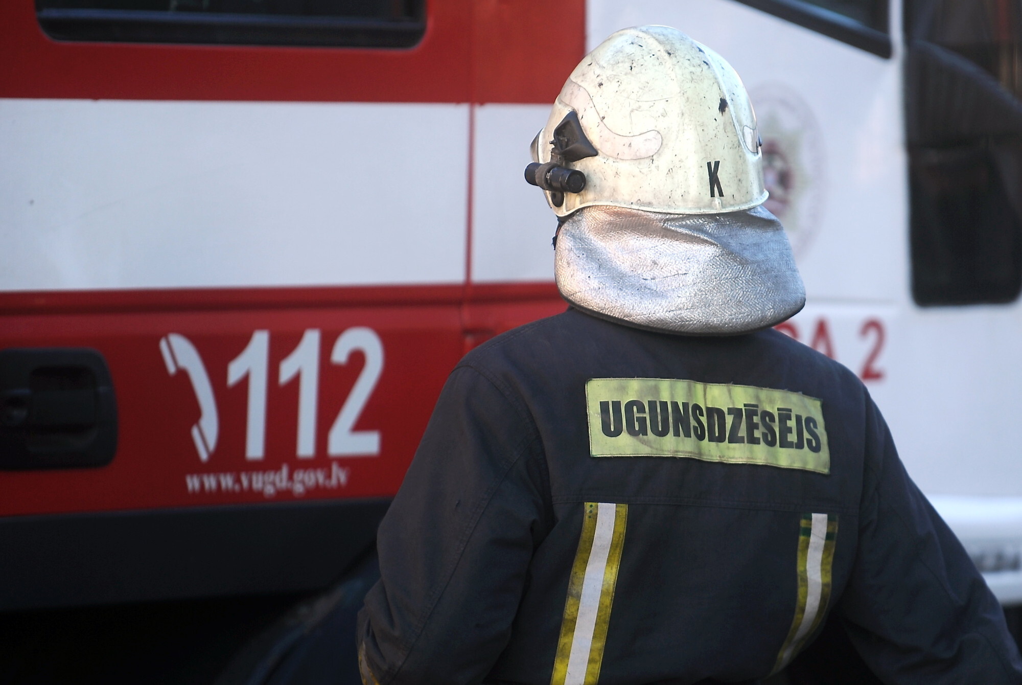 Izglābj cilvēku no degoša dzīvokļa Ferdinanda Grīniņa ielā Liepājā