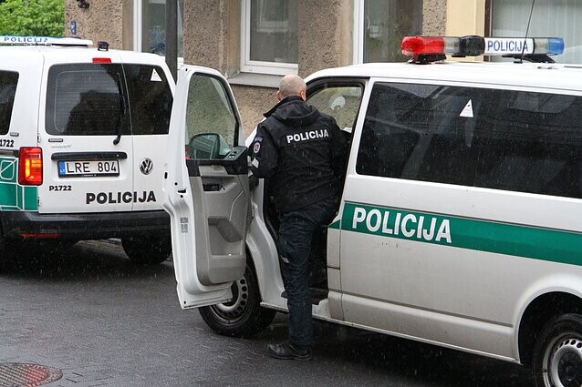 Klaipēdā ēkas un automobiļi apķēpāti ar burtu Z