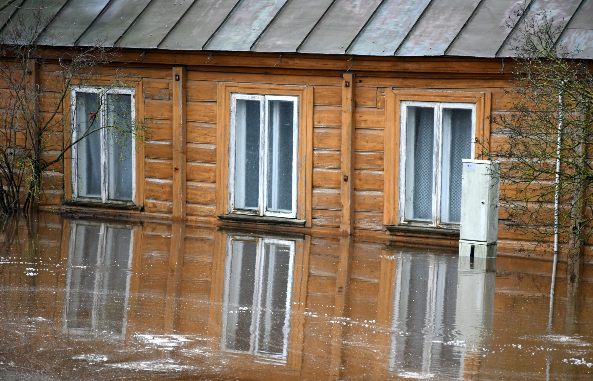 Apdrošināšanas atlīdzību apmēri par dabas stihiju radītiem bojājumiem ik gadu pieaug arī Latvijā