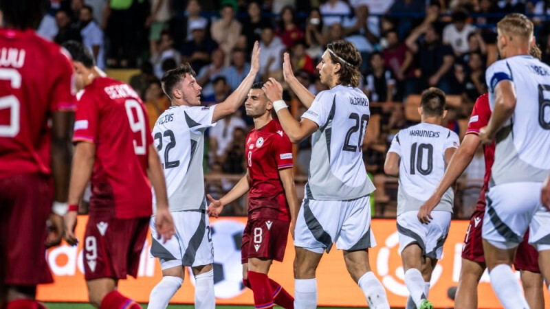 Latvijas futbolisti Nāciju līgas pirmajā mačā piekāpjas Armēnijai