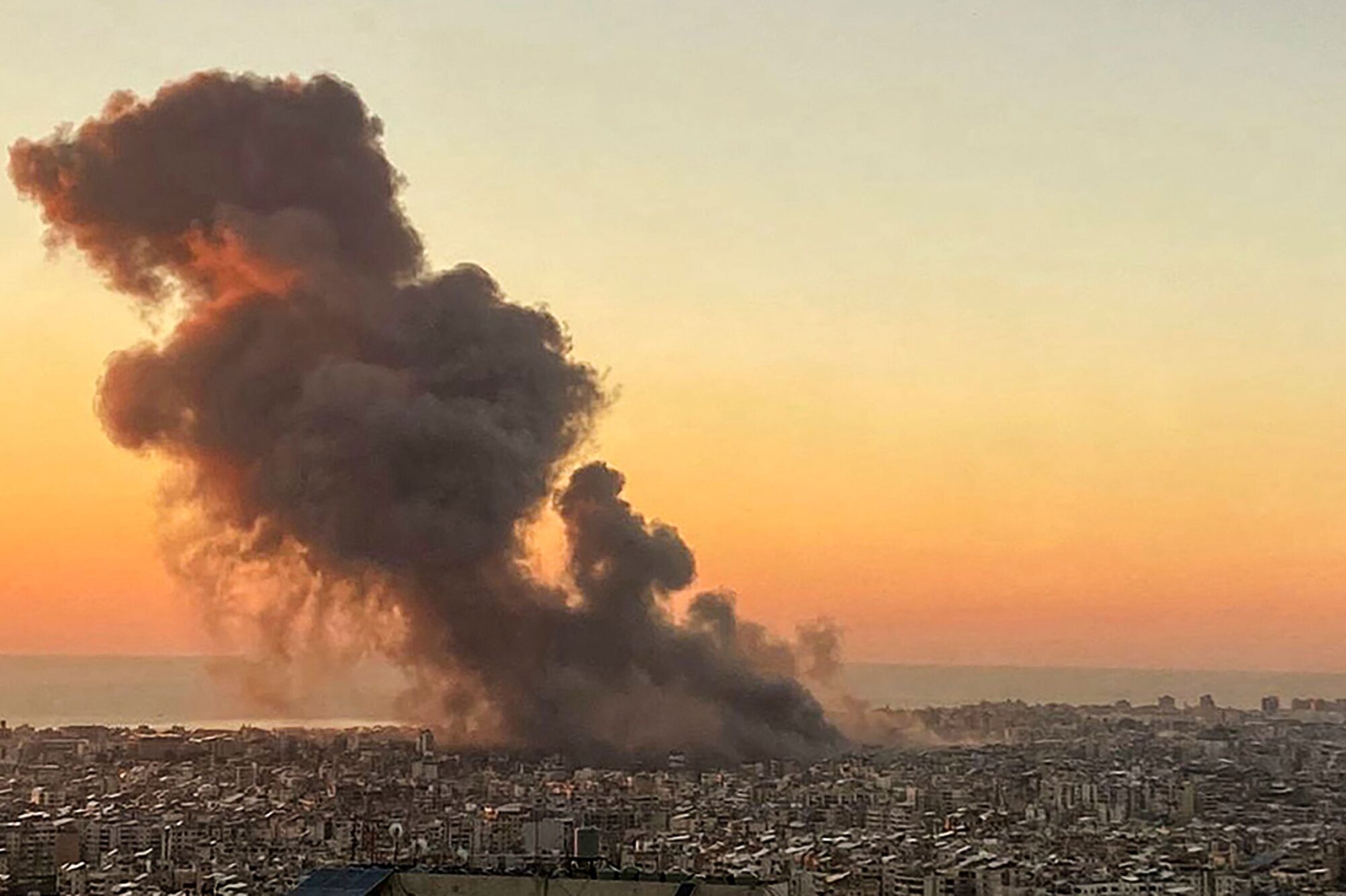 Izraēla veikusi triecienu “Hizbollah” galvenajai mītnei Beirūtas priekšpilsētā