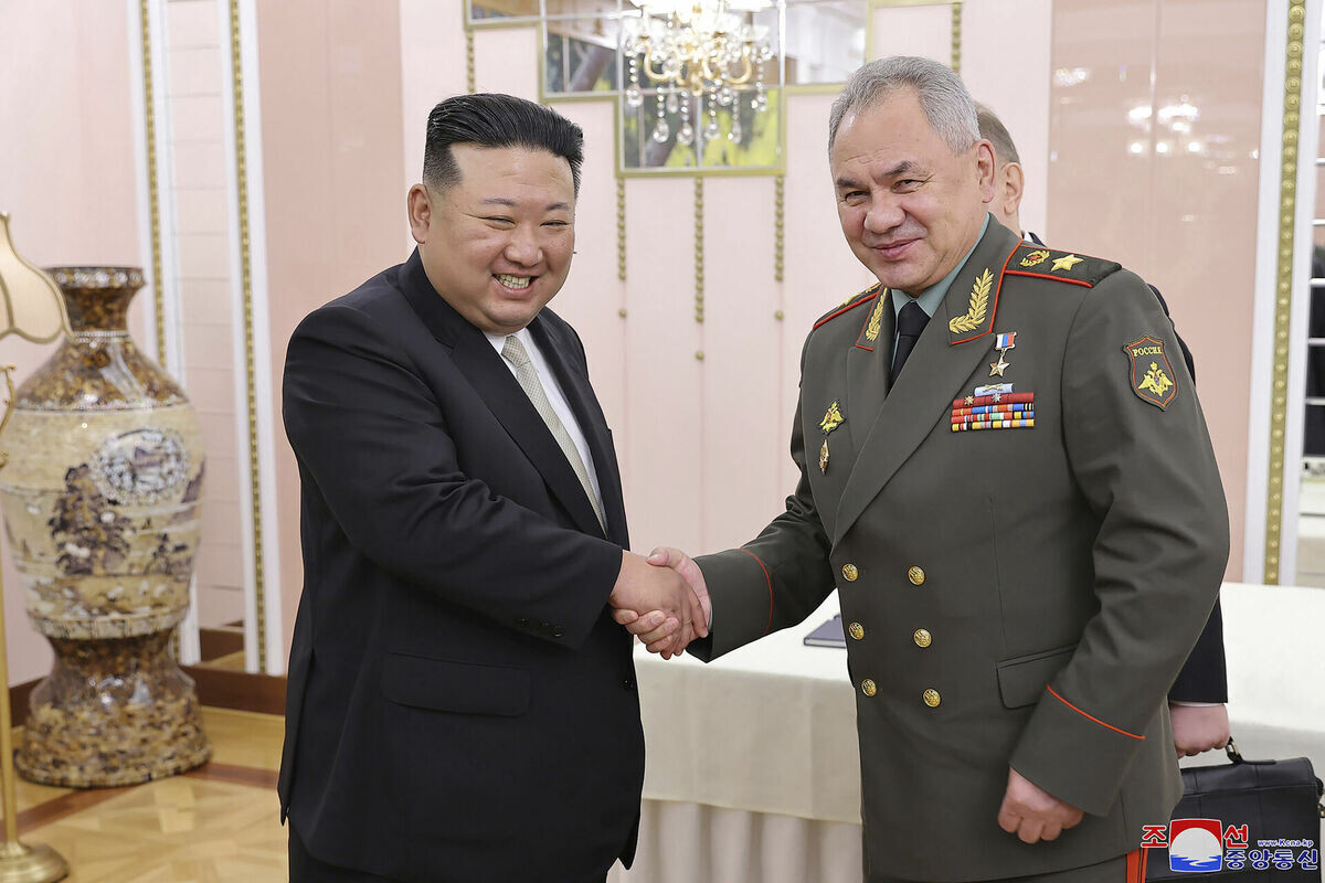Šoigu Ziemeļkorejā ticies ar Kimu