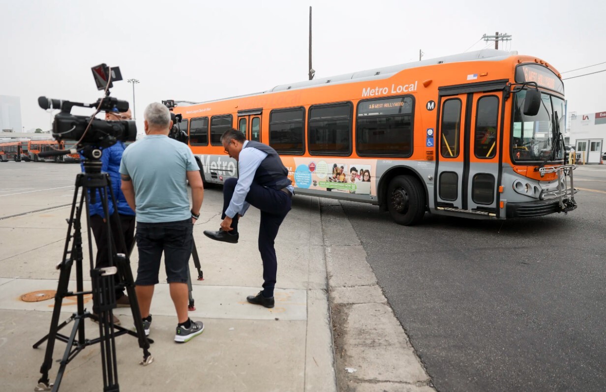 Autobusa nolaupīšanā Losandželosā gājis bojā viens pasažieris