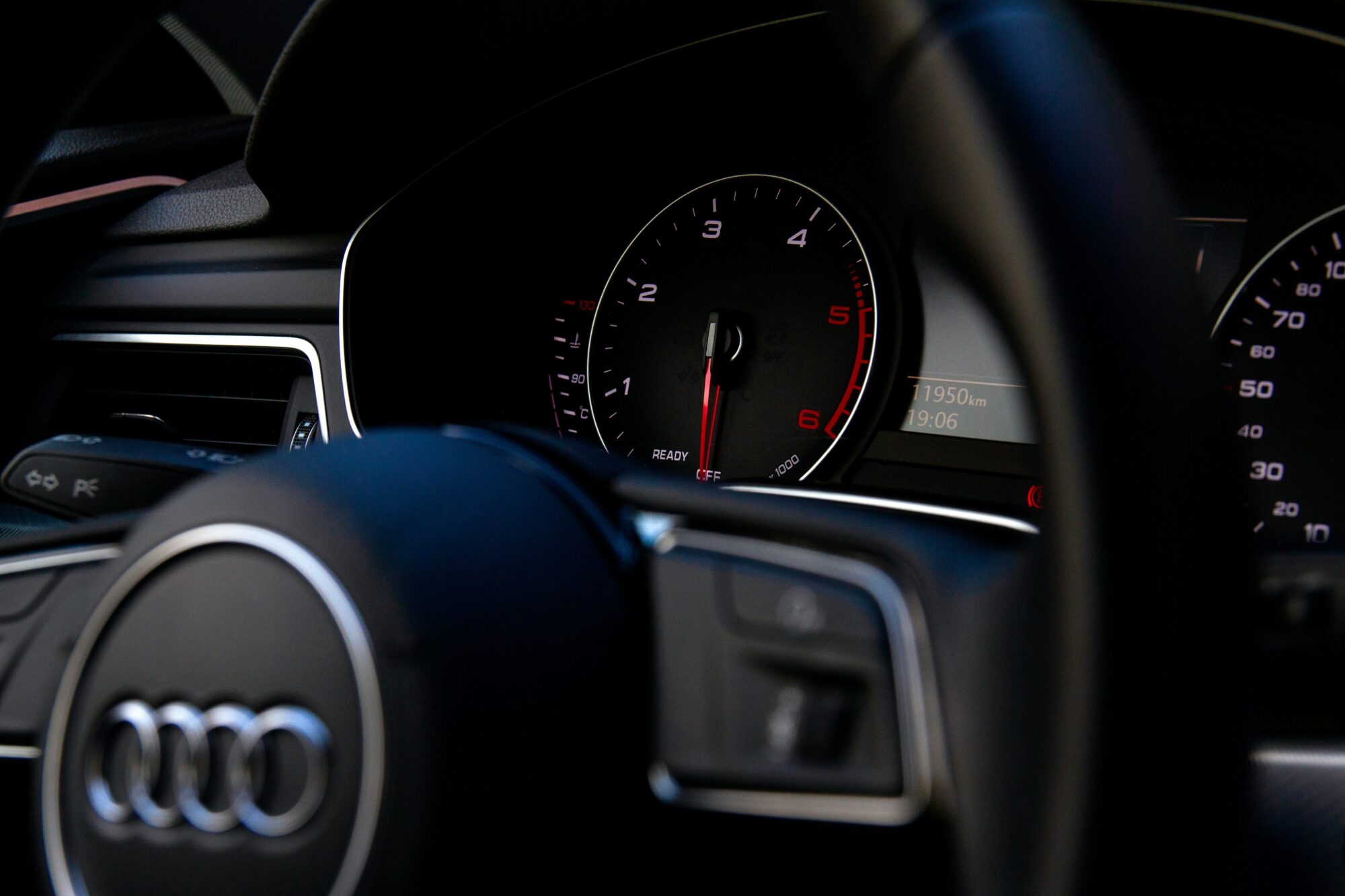 “Audi” pret velosipēdistu
