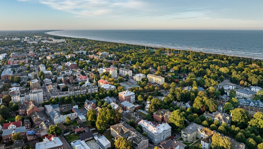 Liepājas muzejā atklās vizuālās mākslas kopizstādi-biennāli “Pilsēta izredzētā”