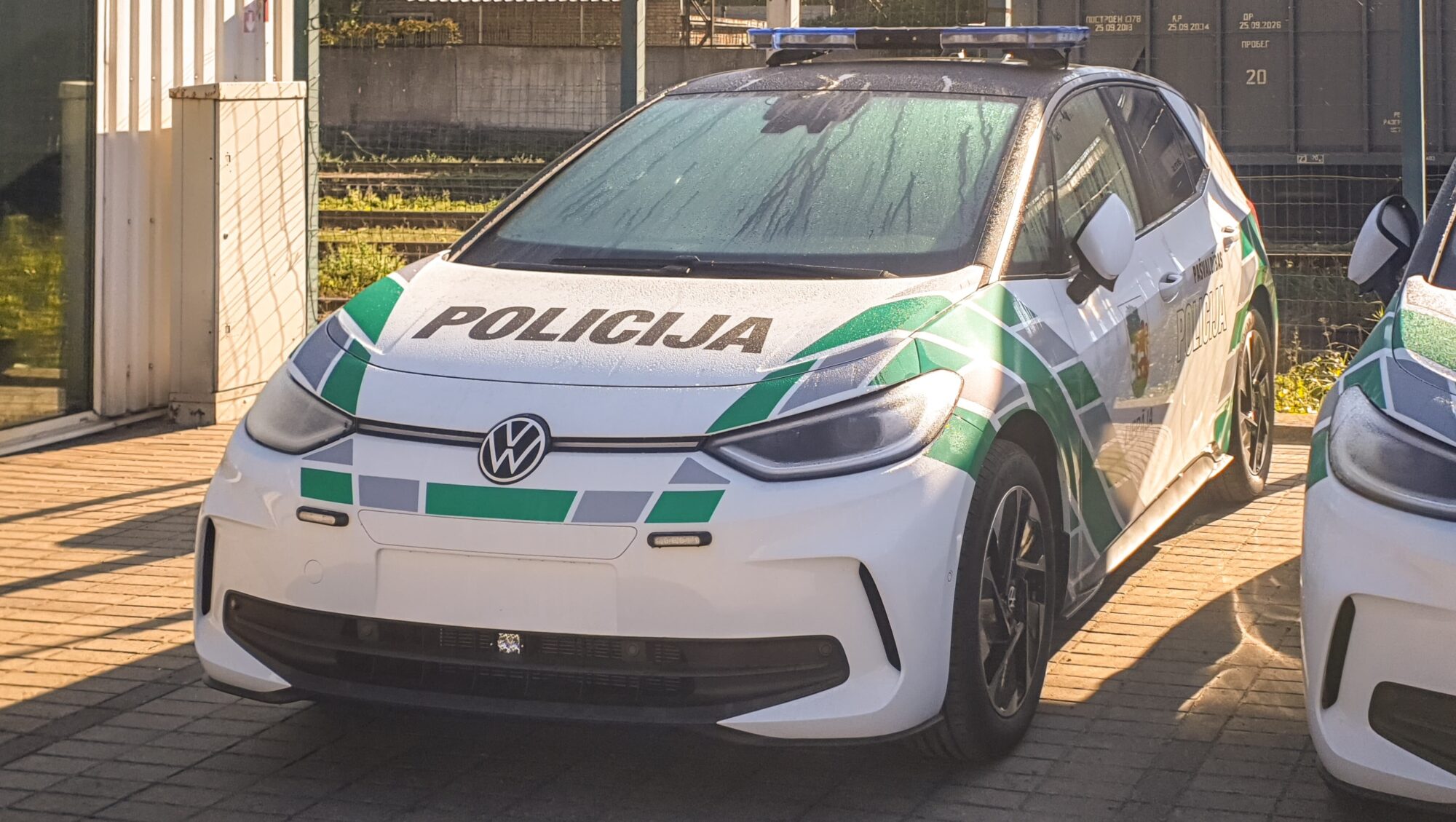Foto: Pašvaldības policija par 146 tūkstošiem eiro tiek pie trim jauniem elektroauto