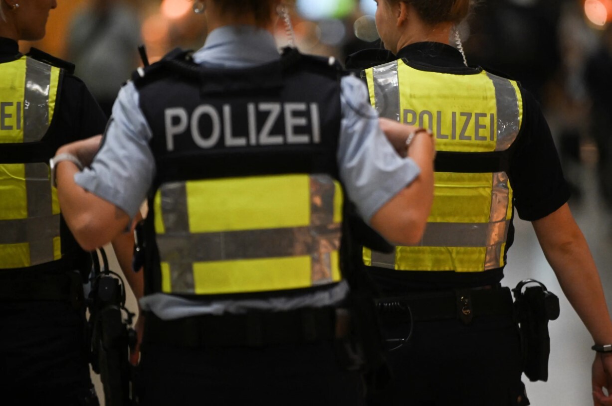 Berlīnē vecgada vakarā par kārtību gādās 3000 policistu