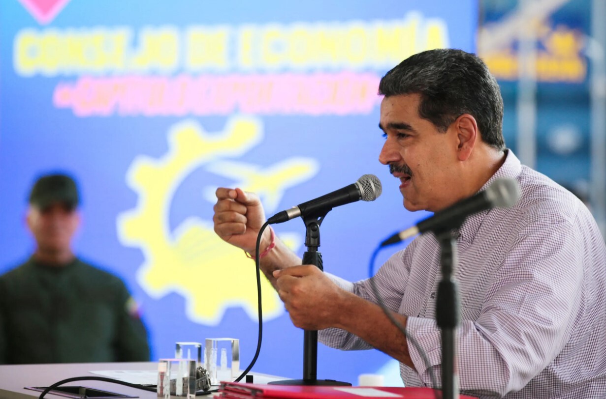 Argentīna un Venecuēla izdod orderus otras valsts prezidenta arestam